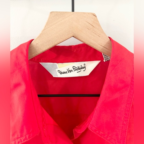 Diane Von Furstenberg Short Sleeve Button Front Blouse Red Size 16 - Picture 7 of 8